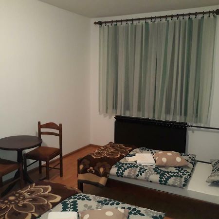 Apartman Luka Ogulin Exterior photo