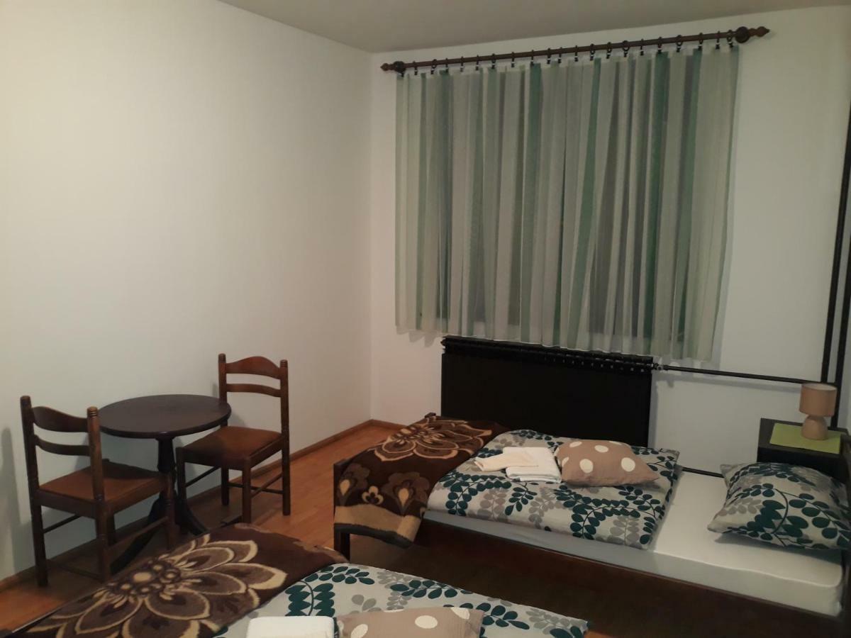 Apartman Luka Ogulin Exterior photo