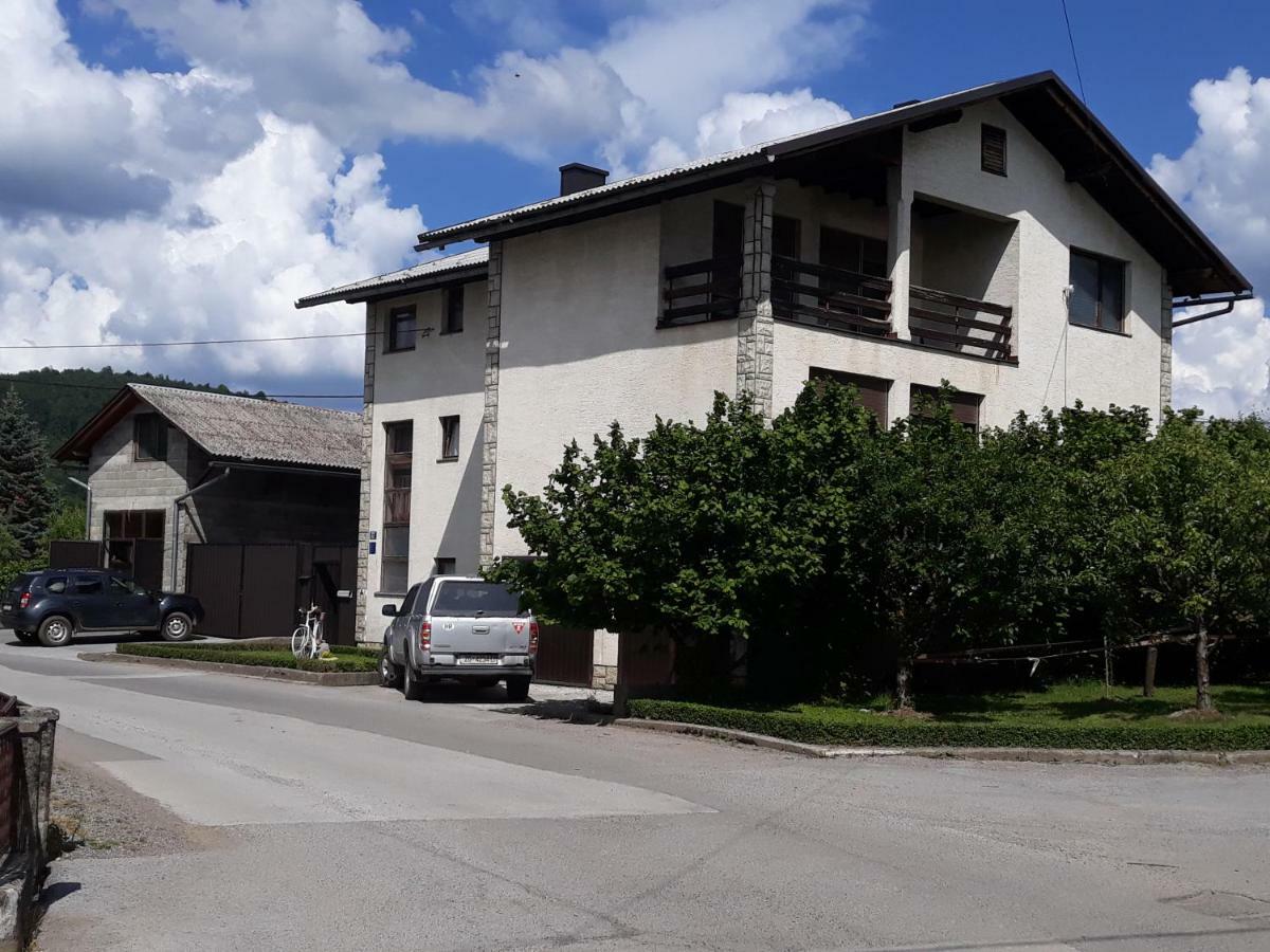 Apartman Luka Ogulin Exterior photo