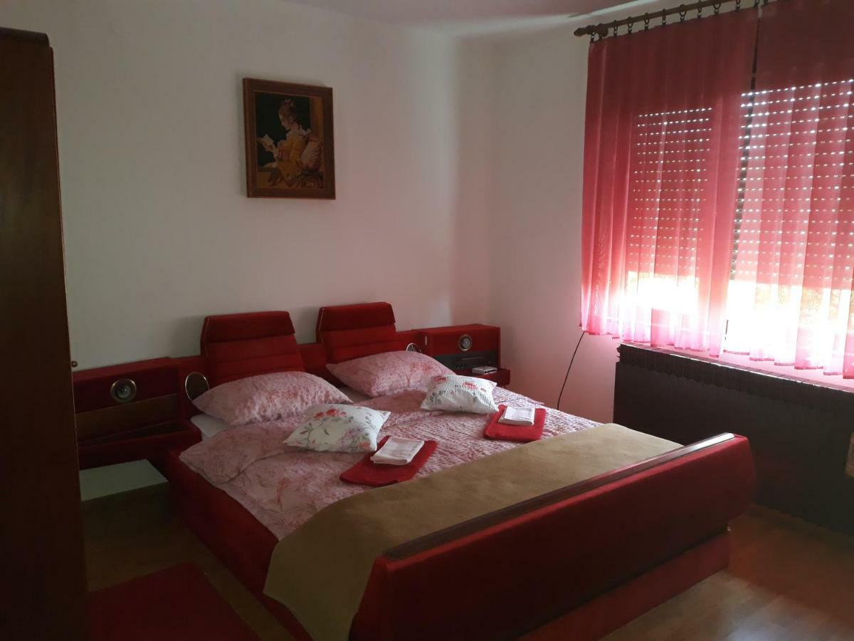 Apartman Luka Ogulin Exterior photo